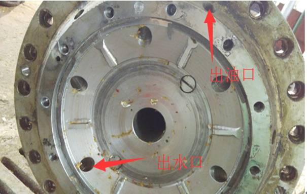 三相离心机出油口